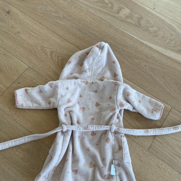 Minnie Mouse dressing gown - Picture 2 of 5